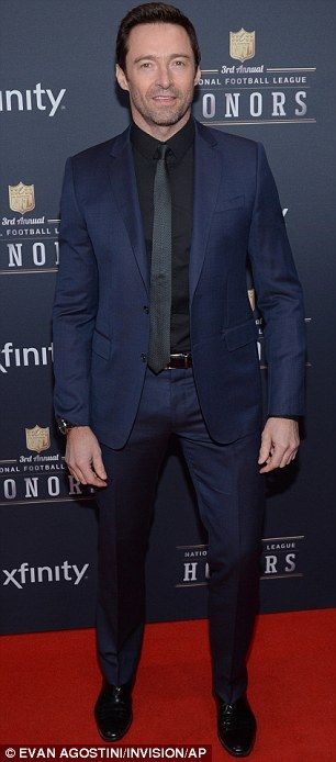 Hugh Jackman Navy Blue Suit Black Shirt, Navy Suit Black Shirt, Blue Suit Black Shirt, Suit With Black Shirt, Blue Blazer Outfit Men, Navy Blue Suit Men, Blue Blazer Outfit, Latest Clothes For Men, Blue Suit Men