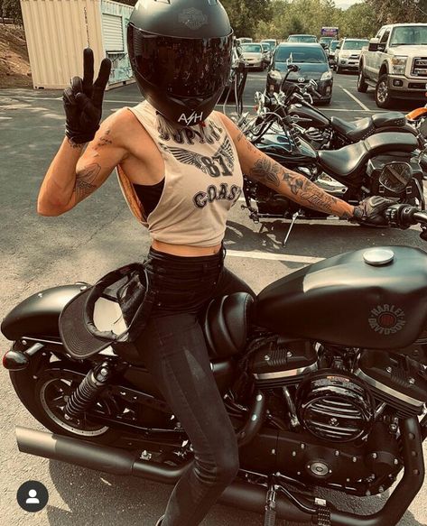 Motorcycle Rally Outfit, Outfit Ideas Motorcycle, Hot Biker Outfits For Women, Bike Week Outfits Daytona, Biker Girlfriend Aesthetic Outfits, Motorcycle Aesthetic Outfits, Bike Week Outfits Biker Chic, Biker Style Women Outfits, Female Motorcycle Outfit