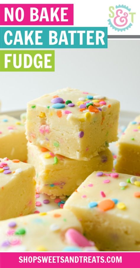 This smooth, creamy, cake batter fudge is full of cake batter flavor and made with just 4 ingredients. This no bake fudge recipe has never been so simple! Add any sprinkles you want to make it festive! #cakebatterfudge #sprinklefudge #fudgerecipe #nobakefudge #nobakedesserts Baked Fudge Recipe, Cake Batter Cheesecake, 2 Ingredient Cakes, No Bake Fudge, Cake Batter Fudge, Cake Batter Recipes, Oreo Bars, Creamy Cake, Cake Batter Cookies