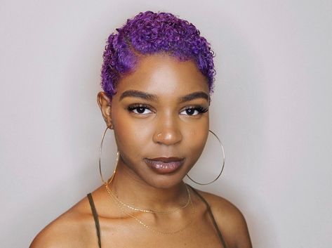 Purple Twa, Purple Hair On Dark Skin, Baldie Baddie, Colored Twa, Pixie Haircut Fine, Haircut Fine Hair, Purple Natural Hair, Pixie Haircut Fine Hair, Shaved Hair Designs