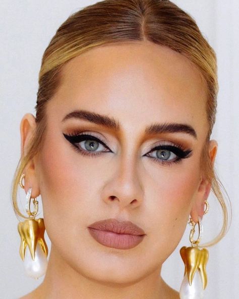 Adele Face, Adele Eyes, Adele Makeup, Bridesmaid Hairdo, Honey Blonde Hair Color, Wedding Day Makeup, Honey Blonde Hair, Glamorous Makeup, Bridal Hair And Makeup