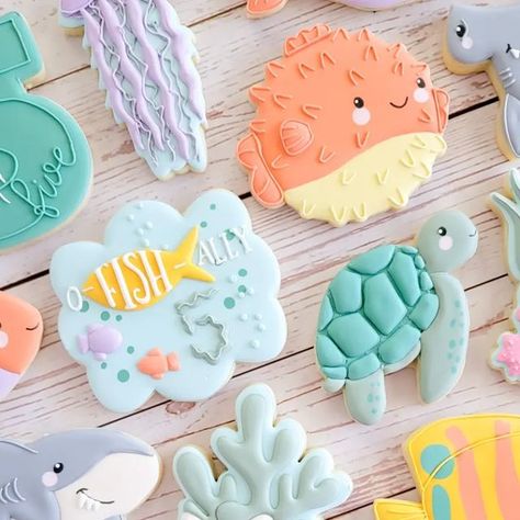 Megan Hoy on Instagram: "I had so much fun with these aquarium cuties 🐠🐡🦈 . . . . . . . . . . . #cookies #sugarcookies #bradentoncustomcookies #customcookies #royalicingcookies #cookiesofinstagram #royalicing #srqlocal #monarchbakingcompany #bradentonfl #bradentoncookies #bradentondecoratedcookies #sarasota #Sarasotacookies #icedcookies #cookiedecorating #cookiedecorator #decoratedsugarcookies #designercookies #annamariaislandcookies #sugarart #edibleart #annamariaislandflorida #smallbuisness #cookieart #srqlocal #aquarium #aquariumcookies" Aquarium Cookies, Ocean Cookies, Icing Decorations, Anna Maria Island Florida, Party 2023, Bakery Ideas, Sugar Cookie Designs, Royal Icing Decorations, Baking Company