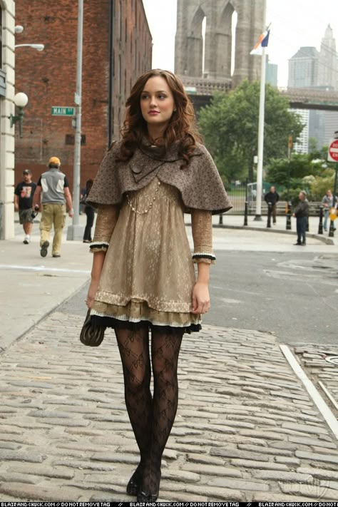 Leighton Meester as Blair Waldorf, in Gossip Girl series. My second biggest fashion inspiration. Mode Gossip Girl, Estilo Blair Waldorf, Estilo Gossip Girl, Blair Waldorf Outfits, Stile Blair Waldorf, Blair Waldorf Style, Arizona Robbins, Nate Archibald, Gossip Girl Outfits