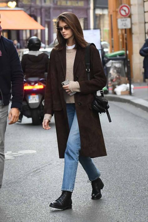 Kia Gerber Street Style, Kaia Gerber Style Street, Kaia Gerber Hair, Kaia Gerber Outfits, Kaia Gerber Street Style, Paris Street Fashion, Berlin Street Style, Kaia Gerber Style, Models Off Duty Style