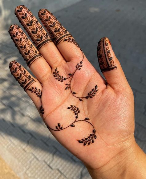 Simple Henna Designs Hand, Palm Mehndi Design, Simple Mehendi Designs, Very Simple Mehndi Designs, Mehndi Designs For Kids, Simple Mehndi Designs Fingers, Modern Mehndi Designs, Henna Tattoo Designs Simple, Stylish Mehndi Designs