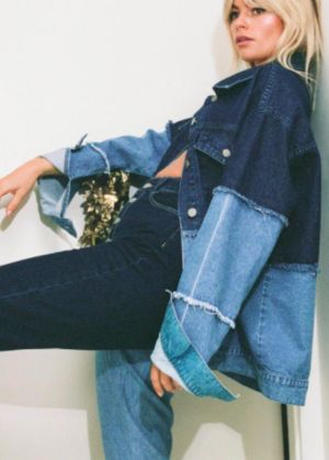 Nasty Gal You're Not a Tone Denim Two-Tone Jacket Ropa Upcycling, Jean Jacket Outfits, Denim Outfits, Distressed Jean Jacket, Jean Jacket Women, Creation Couture, Oversized Denim Jacket, Distressed Denim Jacket, Straight Leg Denim