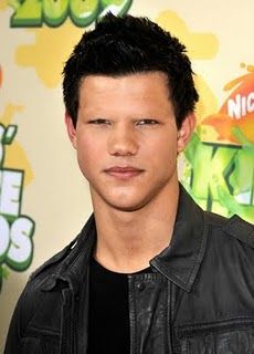 Celebrities without eyebrows blog Ugly Actors, Celebrities Without Eyebrows, No Eyebrows, Twilight Stars, Photos Of Celebrities, Rob Thomas, Taylor Lautner, Daily Photo, Free Photo