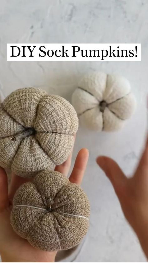 Sock Pumpkins, Crafts For Kids Halloween, Kids Halloween Crafts, Crafts Fall, Fall Pumpkin Crafts, Fall Decor Diy Crafts, Cozy Fall Decor, Diy Socks, Sock Crafts