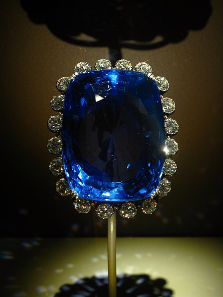 Sapphire Aesthetic, Royal Jewels, Crystal Meanings, Crown Jewels, September Birthstone, Sapphire Stone, Sapphire Jewelry, Precious Gems, Gems And Minerals