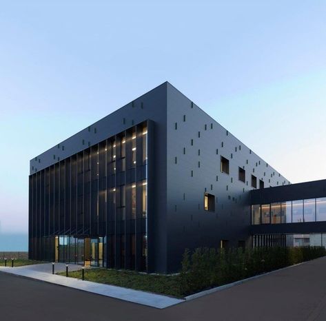 Factory Facade Design, Factory Facade, Industrial Facade, Private Clinic, Black Building, Factory Architecture, Warehouse Design, Facade Architecture Design, Facade Cladding