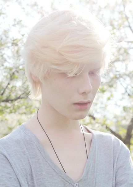 Firio Boy With White Hair, Quotes Happy, Pale Skin, Beautiful Mind, White Hair, Beautiful Eyes, Haircuts For Men, Cortes De Cabello Corto, Character Inspiration