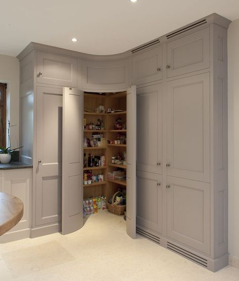 Cabinets back room/pantry Kitchen Corner Cupboard, Corner Pantry Cabinet, Organiser Cucina, Corner Storage Cabinet, Kitchen Larder, Corner Kitchen Cabinet, Corner Pantry, Pantry Cupboard, Corner Cupboard