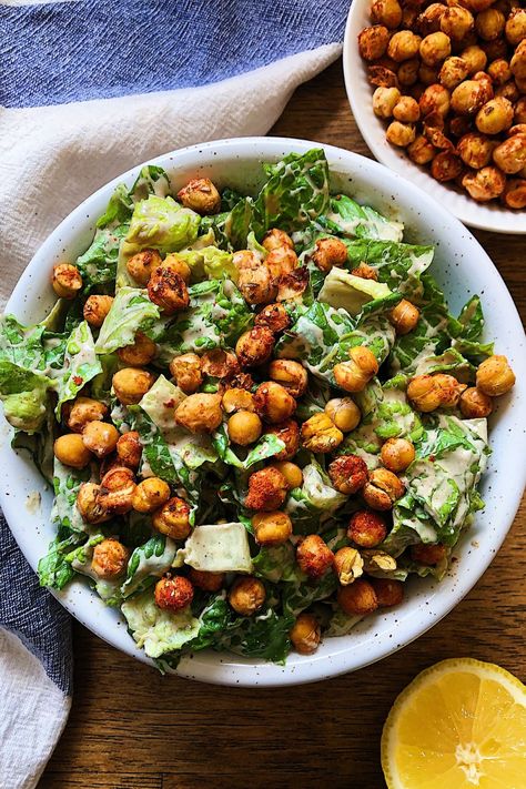 Vegan Caesar Salad Recipe with Crispy Chickpeas Chickpea Salad Ceasar, Crispy Chickpea Caesar Salad, Vegan Ceasar Salad Recipes, Cheakpeas Recipes Healthy Salad, Cheakpeas Recipes Dinner, Chickpea Salad Recipes Healthy, Vegan Ceasar Salad, Chickpea Chicken Salad, Chickpea Caesar Salad