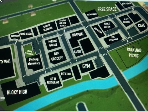 Bloxburg Free Space Ideas, Hotel Floor Plan Bloxburg, Bloxburg Postoffice, Roblox City Layout, Things To Add To Your Bloxburg City, Bloxburg Carnival Layout, Bloxburg Playground Ideas, Bloxburg Outside Garden Ideas, Bloxburg Realistic City Layout