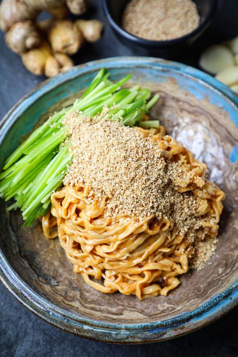 Sesame Sauce Noodles, Drunken Noodle Recipe, Vegan Asian Noodle Recipes, Cold Rice Noodle Recipes, Lanzhou Noodles, Sesame Paste Recipe, Noodles Easy Recipes, Easy Sesame Noodles, Noodle Sauce Recipe