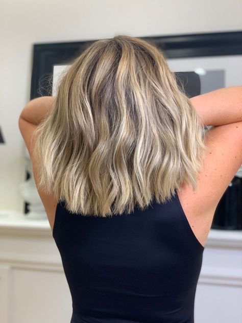 Beige Blonde Bob Hair, Short Blonde Hair Summer, Blonde Highlights Lob, Dirty Blonde Hair With Highlights Short, Dark Blonde Long Bob, Medium Blonde Hair Cuts, Trendy Blonde Hair Short, Blonde Medium Bob, Short Blonde Highlights