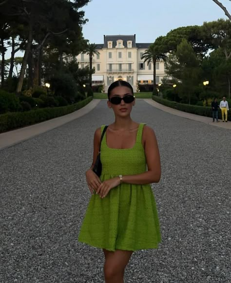 Green Summer Outfit, Winery Outfit Summer, Spain Outfit, Italian Summer Outfits, Wineries Outfit, Summer Office Outfits, Summer Outfits 2024, European Summer Outfits, Europe Outfits