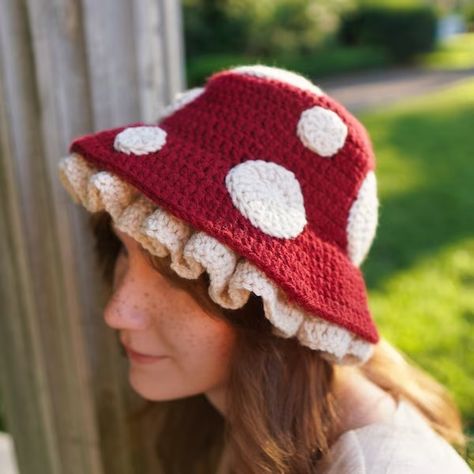 Toad mushroom hat - Etsy Болгария Crochet Mushroom Hat, Mushroom Bucket Hat, Bucket Hat Pattern, Mushroom Hat, Gender Neutral Clothes, Crochet Mushroom, Crochet Abbreviations, Fun Crochet, Diy Crochet Projects