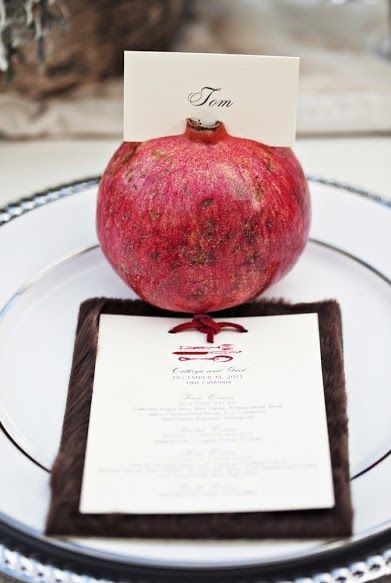 Pomegranate Wedding, Rosh Hashana Recipes, Rosh Hashanah Table, Rosh Hashanah Recipes, Private Estate Wedding, Rosh Hashana, Sukkot, Beautiful Table Settings, Jewish Holiday