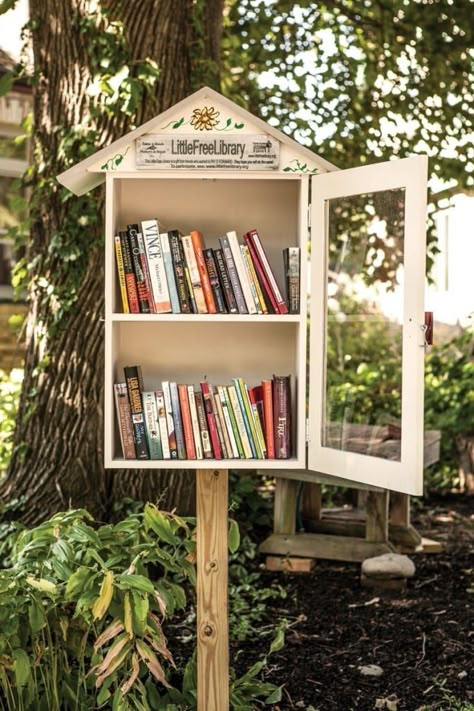 Sharing Library, Library Bus, Library Printables, Outdoor Library, Little Free Library Plans, Tiny Library, Street Library, Library Project, Library Plan