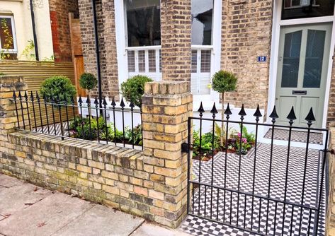 Victorian Front Garden Ideas, Terrace House Front Garden, Small Front Garden Ideas Uk, Terraced House Front Garden, Victorian Garden Ideas, Victorian Terrace Front Garden, House Front Garden, Small Front Garden Ideas, Victorian Front Garden