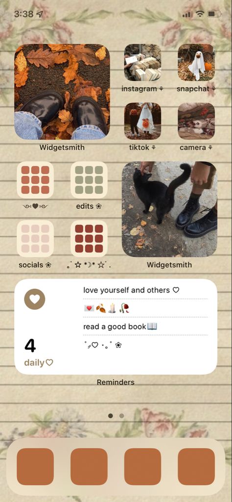 Fall Inspired Iphone Wallpaper, Autumn Aesthetic Phone Theme, Fall Ios 17 Homescreen, September Phone Theme, Ipad Widgets Aesthetic Fall, Fall Background Wallpaper Iphone, Fall Homescreen Wallpaper Ipad, Fall Themed Wallpapers Aesthetic, Fall Username Ideas
