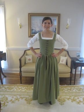 Elizabethan Kirtle, Shakespearean Costumes, Kirtle Dress, Madrigal Dinner, Medieval Dress Peasant, Tudor Clothing, Peasant Costume, Reformation Day, Renn Faire