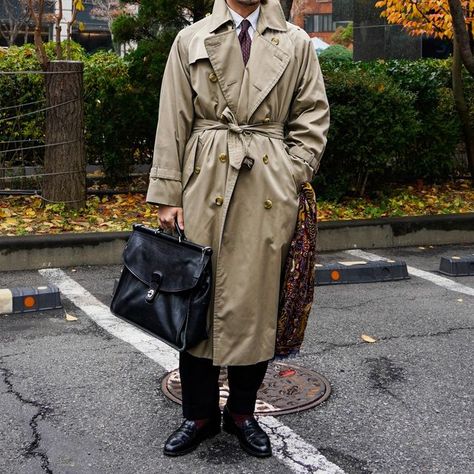 Styling Trench Coat, Cordovan Shoes, Trench Coat Men, Loafers Style, Suit Shirts, Mens Winter Fashion, Men Winter, Gentleman Style, Cool Street Fashion