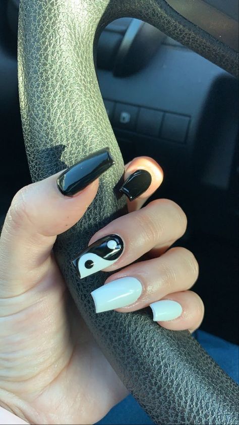 Black And White Nails -Yinandyang Nails Black Acrylic Nail Designs, Black And White Nail, Black Acrylic Nails, Grunge Nails, Simple Acrylic Nails, White Nail, Acrylic Nails Coffin Short, Short Acrylic Nails Designs, Nails Gel