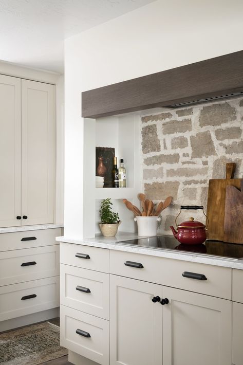 Warm Grey Kitchen, Studio Mcgee Kitchen, Grey Painted Kitchen, Warm Grey Paint Colors, Best Gray Paint, Best Gray Paint Color, Painted Kitchen Cabinets Colors, Agreeable Gray, Kitchen Paint Colors