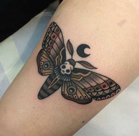 Cicada Tattoo, Moth Tattoo Design, American Traditional Tattoo Ideas, Traditional Tattoo Ideas, Traditional Tattoo Designs, Tattoo Now, Metal Tattoo, Moth Tattoo, Spooky Tattoos