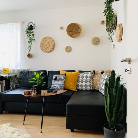 20 Dramatic And Bold Black Couch Living Room Ideas Black Couch Living Room Ideas, Leather Couch Decorating, Black Couch Living Room Decor, Black Couch Living Room, Black Leather Couch, Couch Living Room Ideas, Black Couch, Boho Eclectic Decor, Yellow Couch