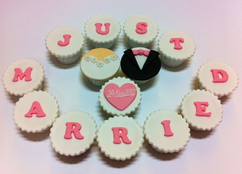 Wedding Cupcakes just married. Like the idea. Just Married Cupcakes, Bee Cakes, Fondant Cupcakes, Wedding Cupcakes, Just Married, Fondant, Bee, Cake, Purple