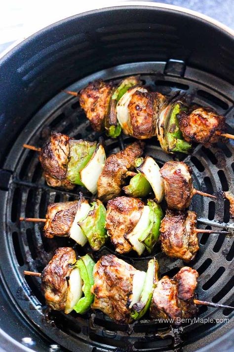 Kabobs In Air Fryer, Air Fryer Beef, Beef Kebabs, Air Fryer Steak, Steak Kabobs, Beef Kabobs, Rib Meat, Air Fryer Oven Recipes, Air Fry Recipes