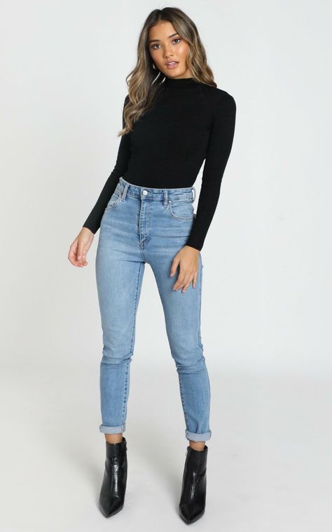 be53ee61104935234b174e62a07e53cfdesc52678296ri Therapist Fits, Basic Hygiene, Black Top Outfit, Korean Ootd, Outfits Formal, Ideal Closet, Jeans Outfit Casual, Light Jeans, Basic Outfits