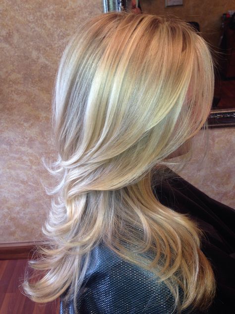 Feathered Blonde Hair, Blonde Hair To Show Hair Dresser, Blonde Balayage Layers, Layered Haircut Blonde, Blond Layered Hair, Blowout Straight Hair, Waves Blowout, Layered Hair Blonde, Red Hair Black Hair