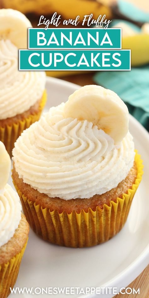 Banana Muffins With Frosting, Banana Bread Cupcakes Moist, Banana Cupcake Recipe Moist, Banana Cupcakes With Cinnamon Frosting, Banana Cupcakes With Cake Mix Recipes, Banana Cupcakes Easy, Banana Cupcake Recipe, Banana Cream Cupcakes, Banana Bread Cupcakes