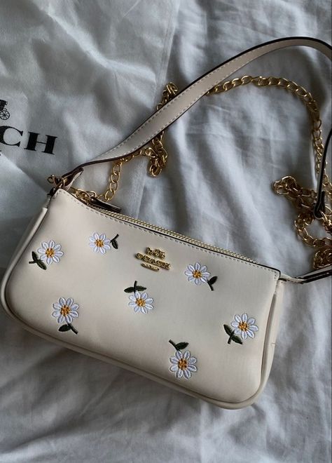 Flower Coach Bag, Cute Designer Bags, Coach Mini Bag, My Style Bags, Trendy Purses, Luxury Bags Collection, Handbag Essentials, Girly Bags, Girly Accessories