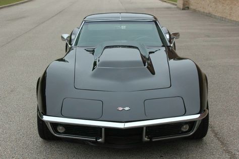 Classic muscle car look. 1968 Corvette. 1968 Corvette, Black Corvette, Old Corvette, C3 Corvette, Corvette C3, Classic Corvette, Chevrolet Corvette Stingray, Custom Muscle Cars, Chevy Corvette