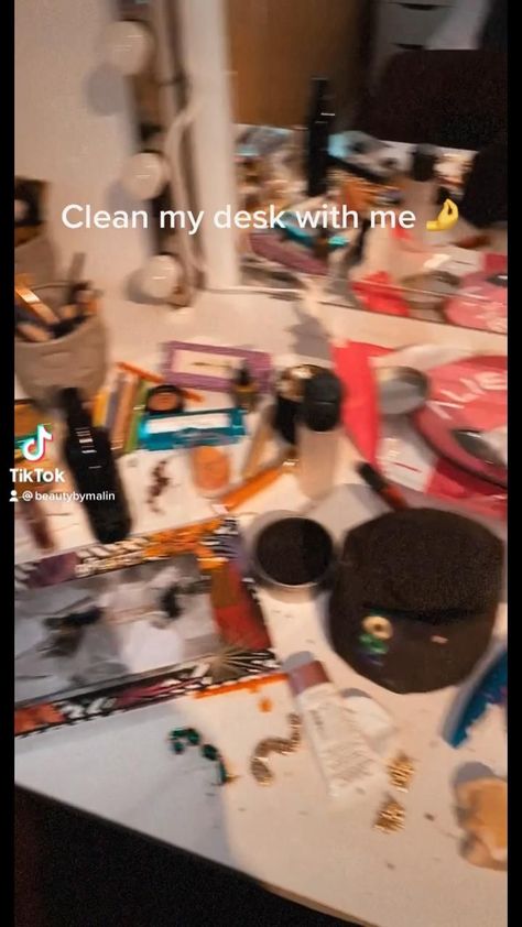 Cleaning And Organizing Tik Toks, Makeup Cleaning Videos, Cleaning Bedroom Tiktok Videos, Cleaning Motivation Bedroom, Organizing Tiktok Videos, Cleaning Bedroom Motivation, Cleaning Room Tik Tok Videos, Motivation For Cleaning Room, Organization Tiktok Videos