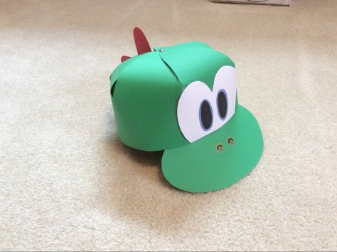 Homemade Yoshi Costume, Cute Yoshi Costume, Diy Yoshi Costume Kids, Yoshi Hat Diy, Diy Yoshi Costume Women, Yoshi Costume Diy, Yoshi Craft, Diy Yoshi Costume, Yoshi Halloween Costume