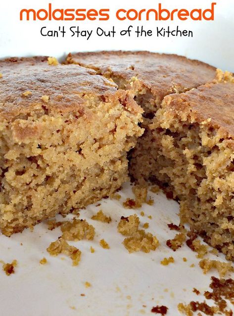 Molasses Cornbread | Can't Stay Out of the Kitchen | delicious #southern-style #cornbread recipe made with #molasses. Molasses Cornbread, Molasses Recipes, Skillet Corn, Cornbread Recipes, Cornbread Stuffing, Soup Chili, Dirty South, Bran Muffins, Cornbread Recipe