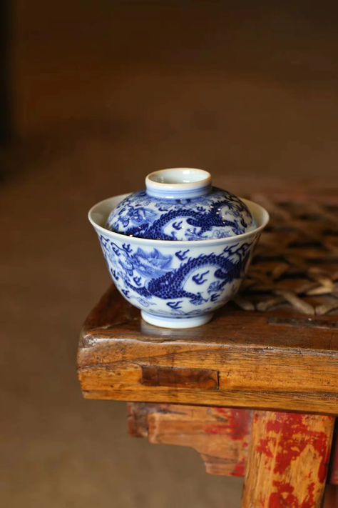 The Phoenix and Dragon are the traditional patterns of Chinese cultures. And they were the Pattern of the Imperial family. And this gaiwan is restored from the Qing Dynasty. It complies with the Chinese traditional porcelain making process. Hand building and painting, and wood firing the tea bowl in Jingdezhen. Hand Pa Vacation Outfits Black Women, Chinese Tableware, Vacation Outfits Black, Chinese Pot, Phoenix And Dragon, Asian Tea Sets, Glass Cake Dome, Chinese Bowl, Chinese Tea Cups