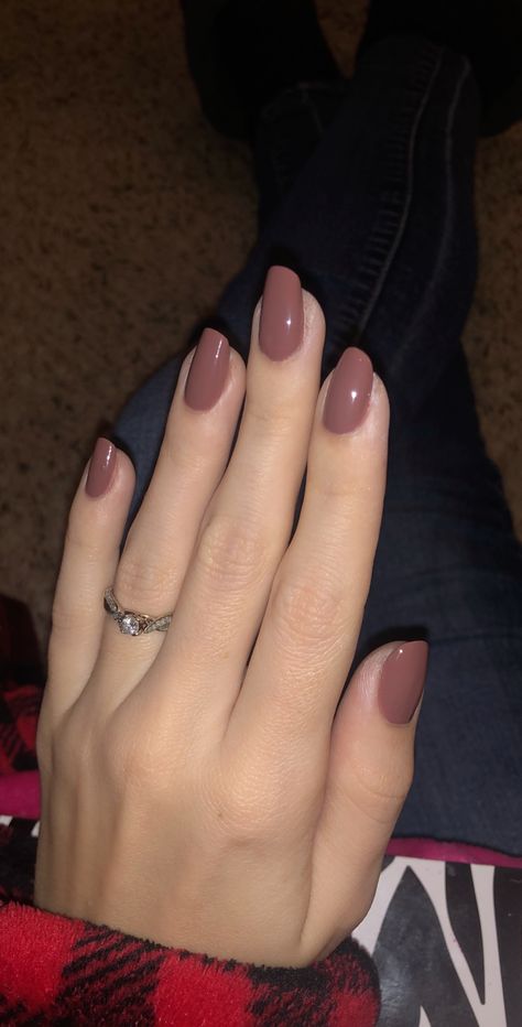 Soild Fall Color Nails, Dark Elegant Nails Classy, Nails Color For Pale Skin, Light Colour Nail Polish, Mail Color For Brown Skin, Elegant Nails Pale Skin, Nails For Taupe Dress, Nail Paint Colors Shades, Dark Nail Paint