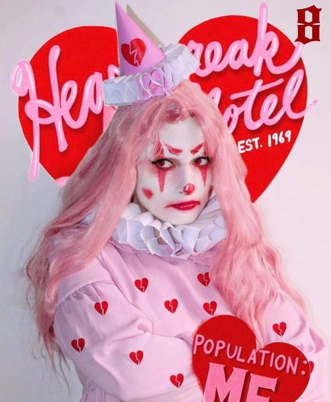 Pink Clown Outfit, Pink Circus Aesthetic, Lovecore Clown, Dreampop Aesthetic, Pink Clowncore, Pink Clown Aesthetic, Pink Clown Costume, Cute Clown Costume, Pastel Clown