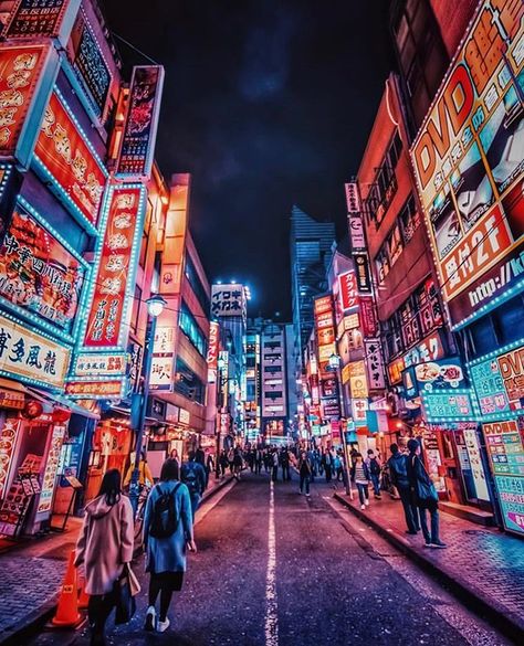 Tokyo by night  When the sun goes down this city comes alive with flowing masses of people nightlife and culture bathed in iridescent streams of colour.  Where do you like to wander in this neon city? . . . . .  @moto_ph0t0 City Lights At Night, Japan Guide, Tokyo Night, Shibuya Tokyo, Japan Photography, Landscape Photography Tips, Travel Photography Tips, Travel Photography Inspiration, Night Landscape