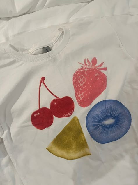 Pop Art Aesthetic, Minimal Shirt Design, Fruit Shirt, Summer Tropical, Clothing Summer, Graphic Tshirt Design, Fire Fits, Y2k Clothing, Simple Shirts