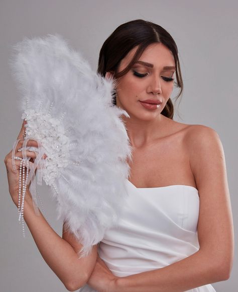 Excited to share the latest addition to my #etsy shop: Bridal Fan, Wedding Fan, Feather Hand Fan, Wedding accessories, Bridal Accessories, Bride Gift https://etsy.me/3IWMFUt #white #wedding #beachtropical #bridalfan #weddingfan #weddingaccessories #featherhandfan #beac Unique Bridal Accessories, Bride Fan, Feather Hand Fan, Laser Cut Flowers, Bridal Fan, Wedding Vegas, Wedding Fan, Accessories Bride, Bridal Shower Gifts For Bride