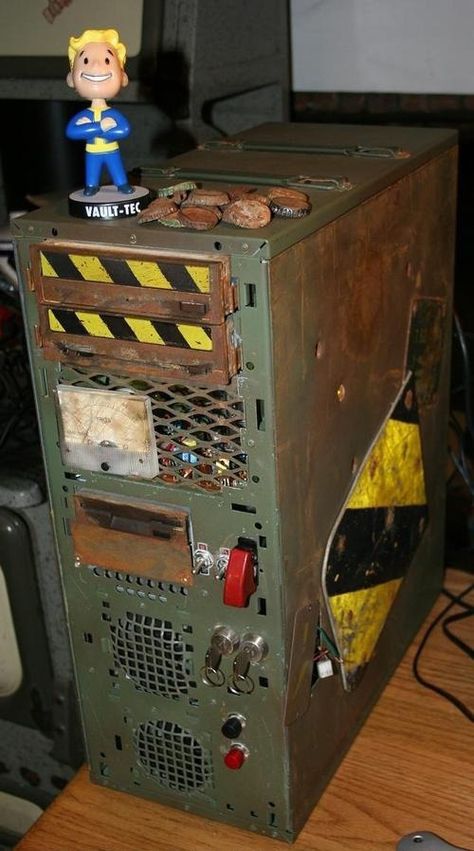 Fallout CPU case mod Wojskowy Humor, Gaming Case, Old Computer, Fallout Game, Computer Build, Computer Cases, Fallout Art, The Fallout, Fallout 3