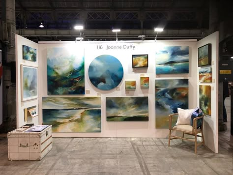 Art Exhibition Ideas Display, Art Fair Booth Display Ideas, Art Display Ideas Exhibitions, Fair Booth Display Ideas, Art Stand Display, Art Show Display Ideas, Art Exhibition Ideas, Art Gallery Display, Art Display Panels